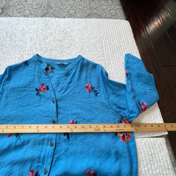Anthropologie Kindred Embroidered Floral Blouse Blue 1X Button Up 3/4 Sleeve - Picture 8 of 10